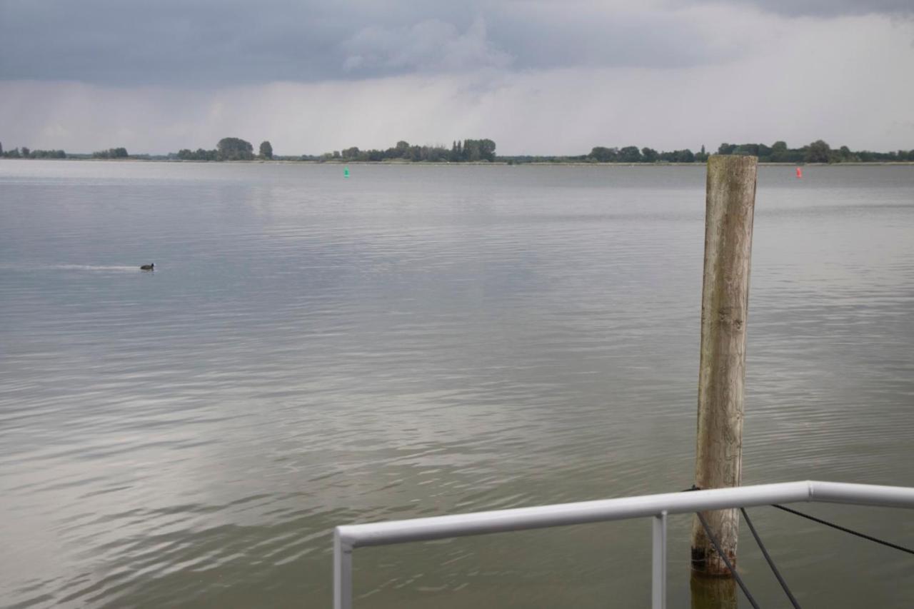 Houseboat Uitzicht Over Veluwemeer, Natuurlokatie, Prachtige Vergezichten ビッディングハイゼン エクステリア 写真